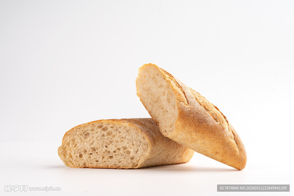 两片全麦面包展示