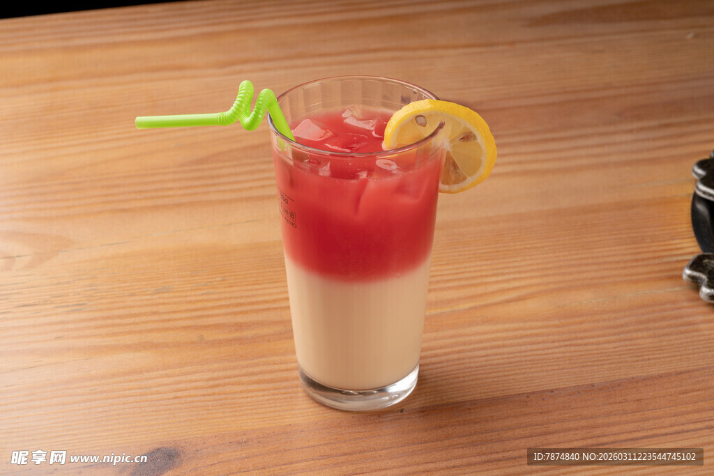 分层水果奶昔 颜值满满