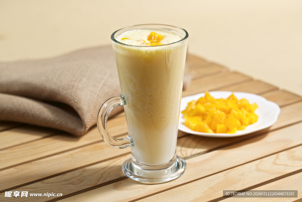 芒果奶茶 搭配美味芒果粒