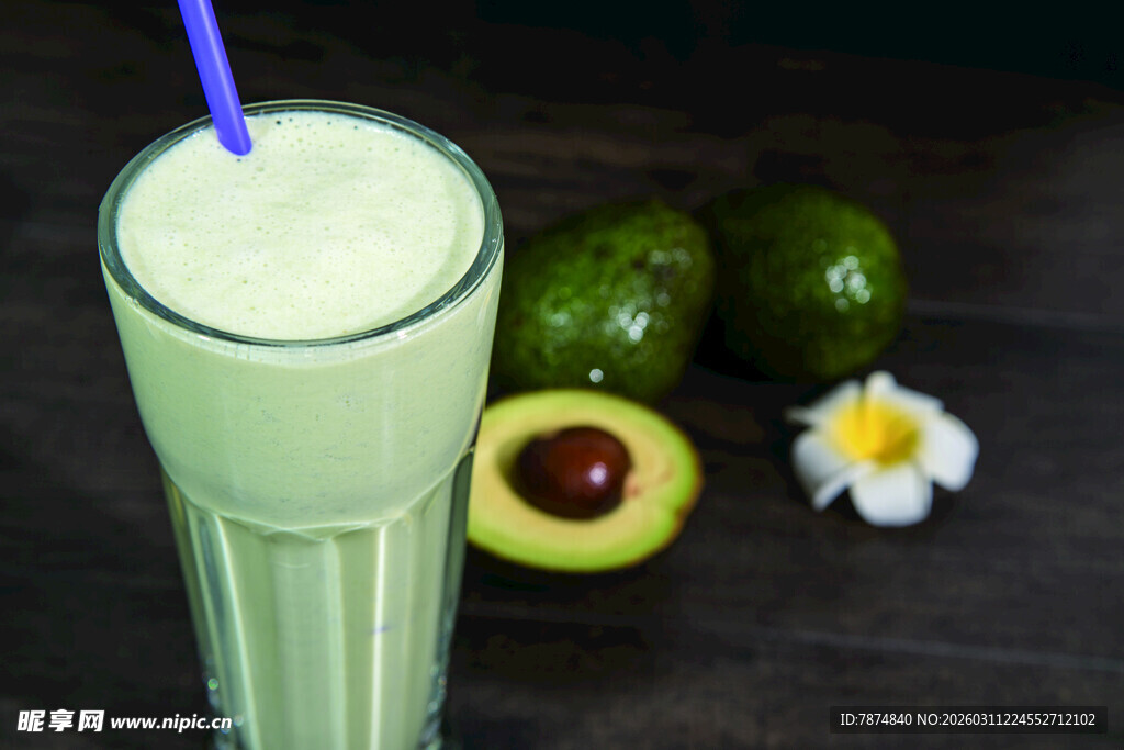 绿色牛油果奶昔 清新美味