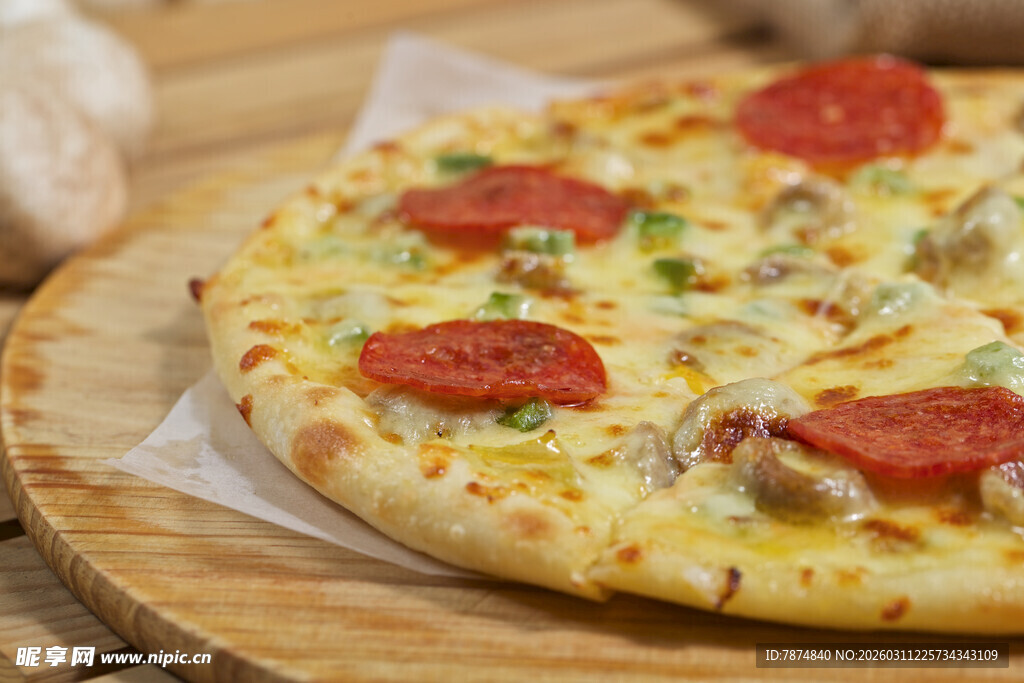 美味香肠芝士披萨