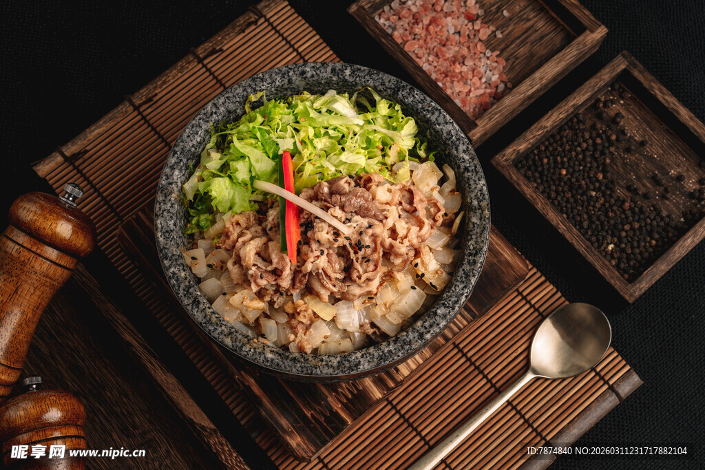 石锅拌饭美食特写
