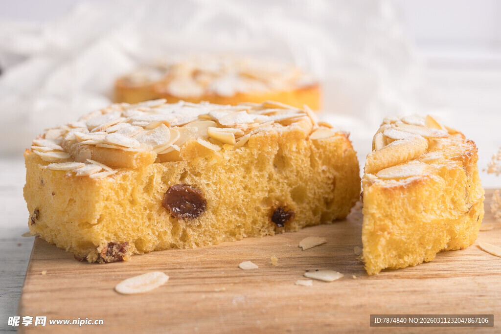 美味葡萄干杏仁蛋糕