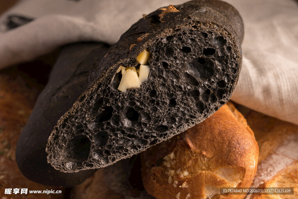 黑麦坚果面包特写