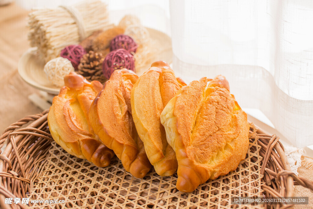 篮子里的美味夹心面包