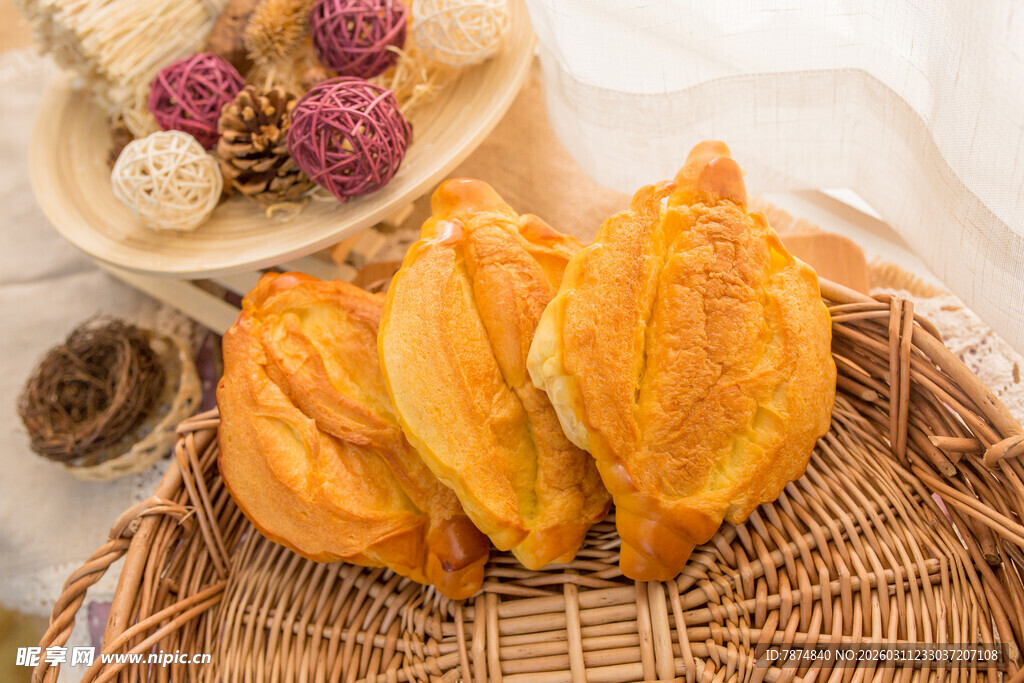 美味金黄酥皮点心