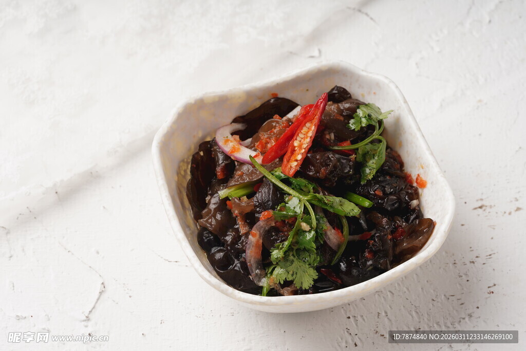 碗中美味木耳菜