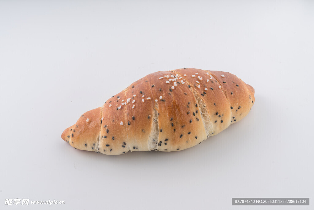 芝麻牛角面包特写