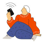 老人惬意玩手机