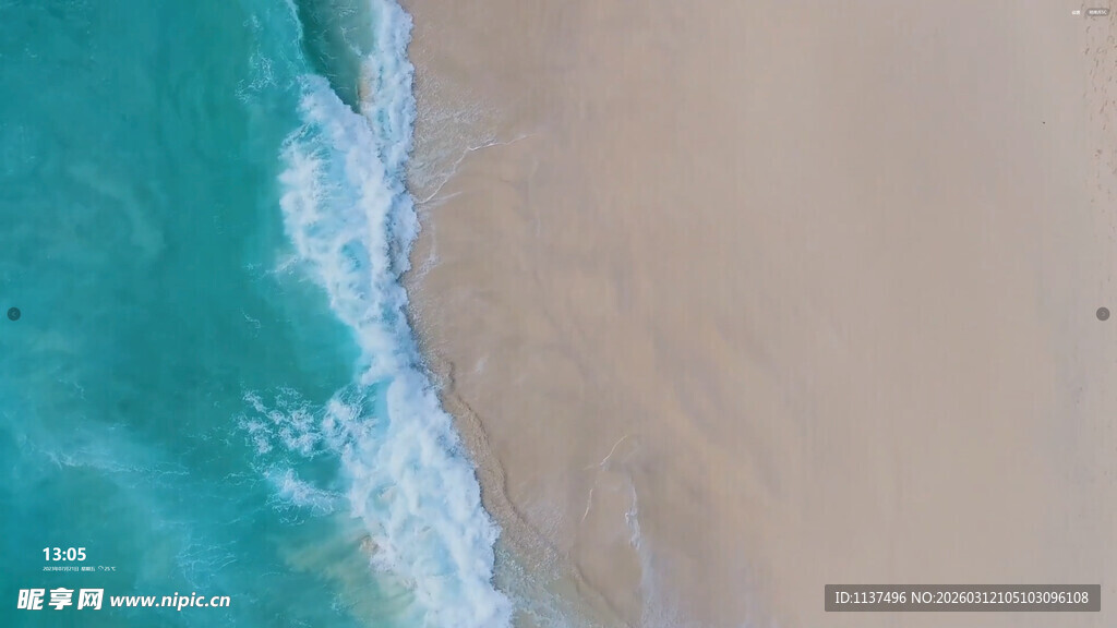 俯瞰蔚蓝海岸与沙滩