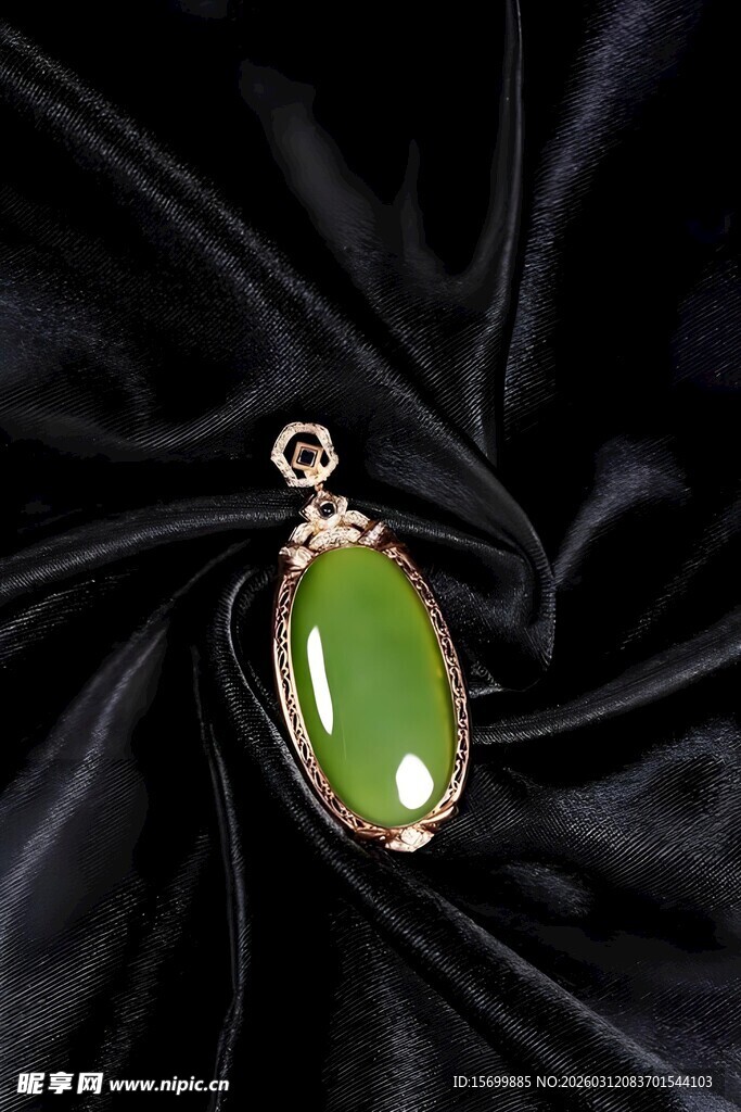 绿玉吊坠