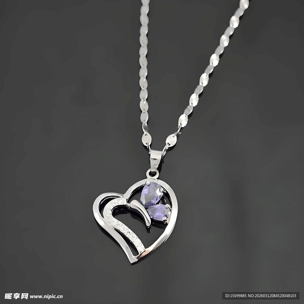 心形镶嵌宝石银色项链