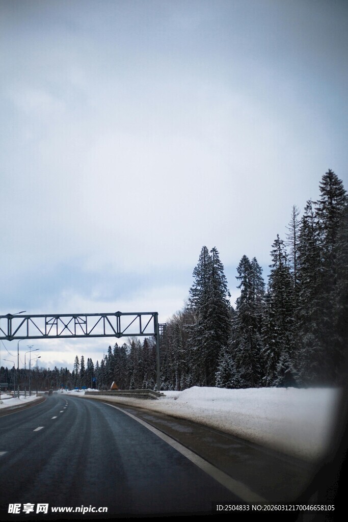 冬日公路雪景