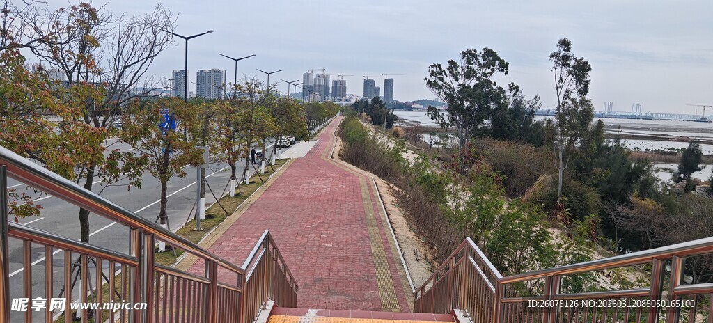 户外彩色步道景观