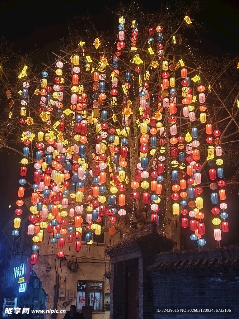 璀璨多彩的传统灯笼装饰