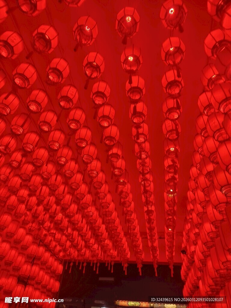 红色灯笼阵列