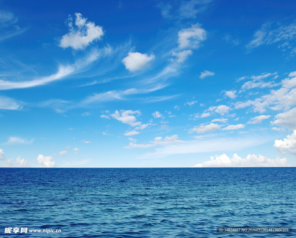 蔚蓝大海与晴空