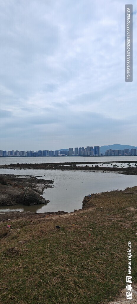 河畔风景