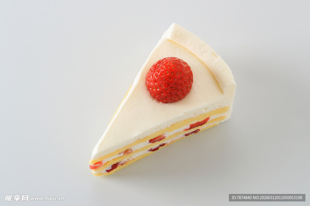 草莓装饰的美味奶油蛋糕