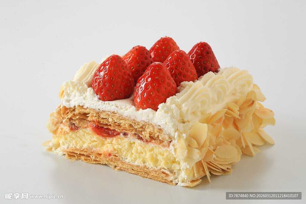 草莓奶油千层蛋糕