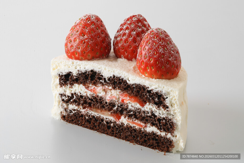 草莓巧克力夹心蛋糕