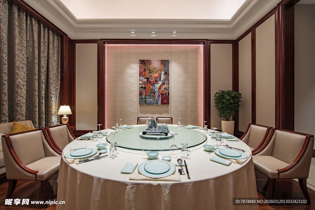 豪华中式风格餐厅圆桌布置