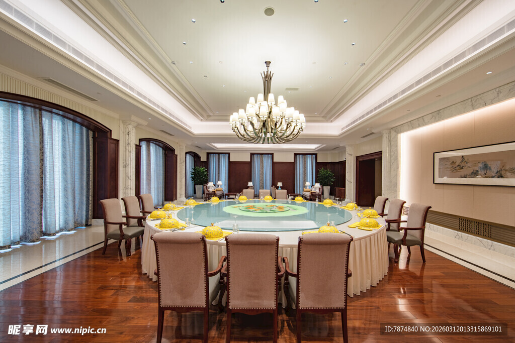 豪华中式圆桌餐厅内饰