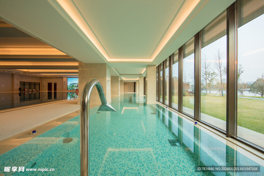 室内豪华恒温游泳池景观