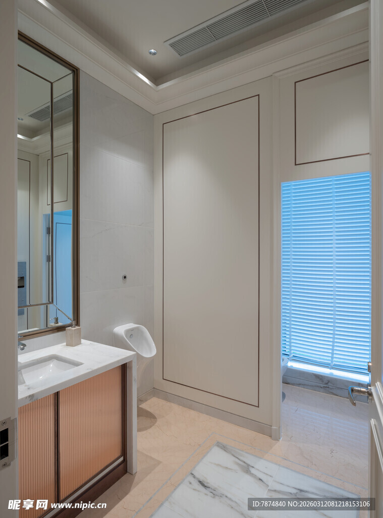 现代简约风格的明亮浴室