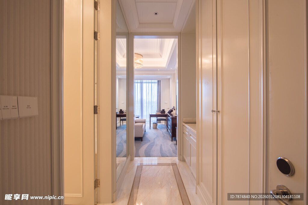 现代简约风格的家居走廊