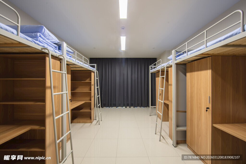 宿舍内部场景 整洁置物架