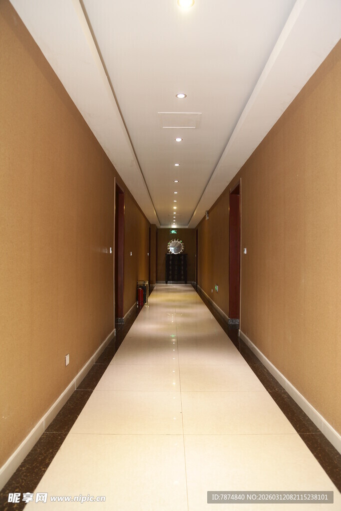 酒店走廊内部简约景象