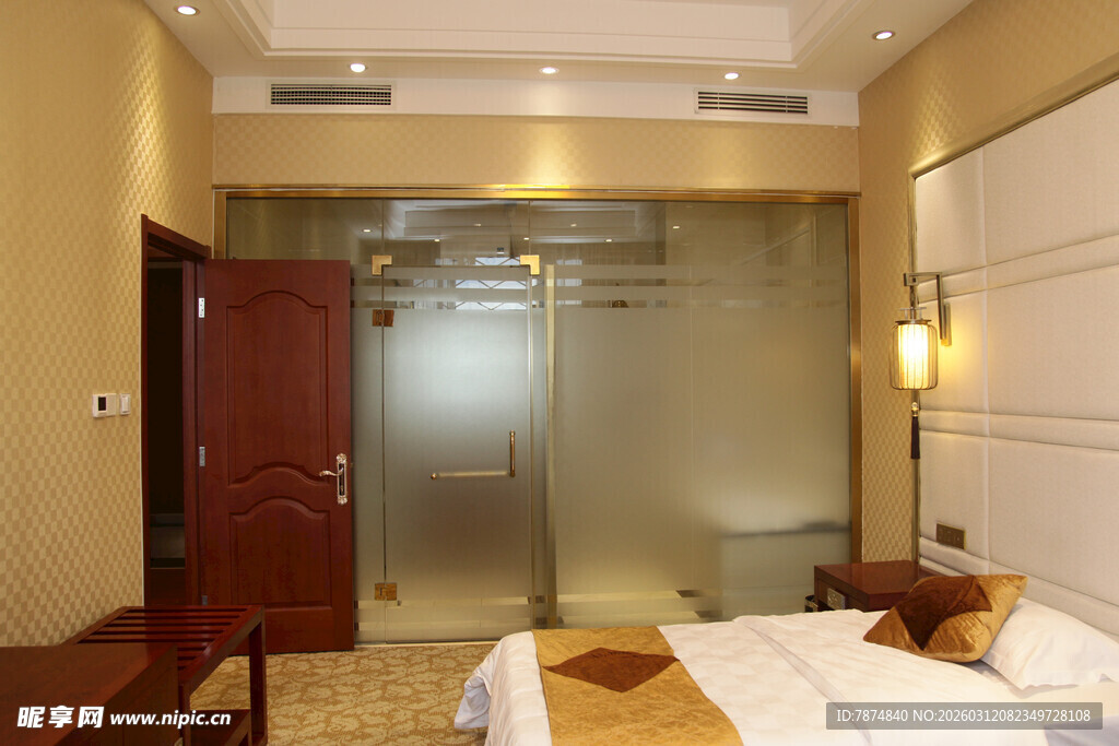 温馨舒适的酒店客房空间