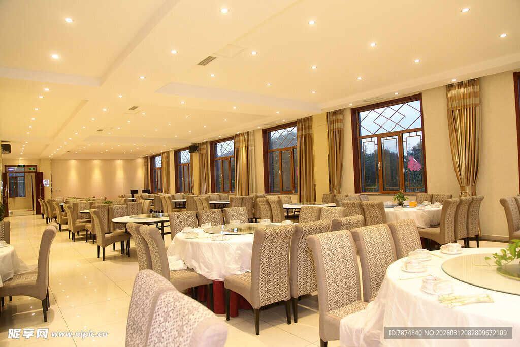 豪华大气的宴会厅布置