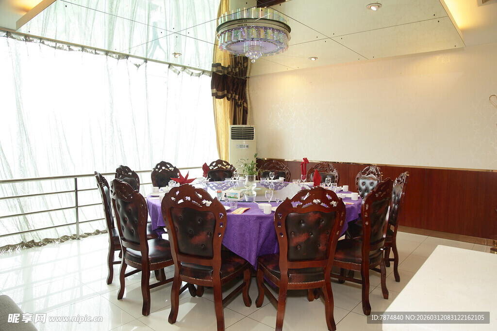 中式餐厅典雅餐桌椅布置