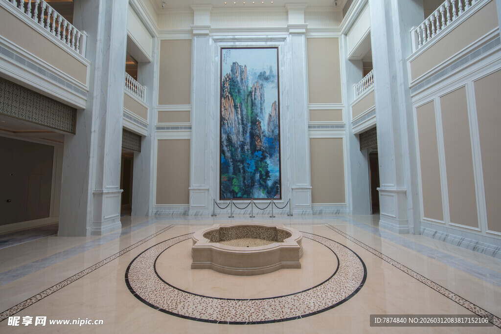 典雅大厅内的艺术景观