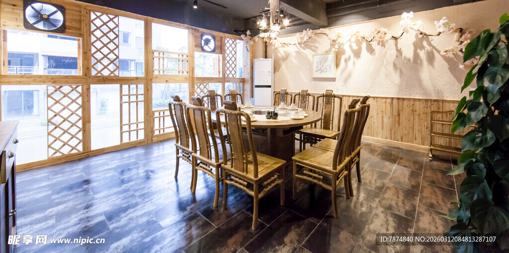 温馨木质餐厅室内场景