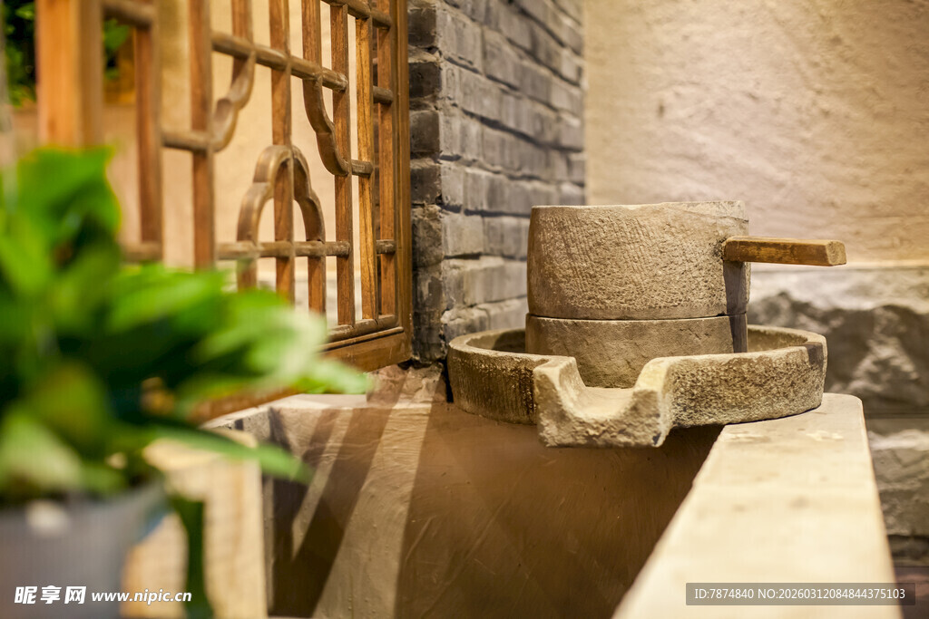 室内古朴石磨景观展示