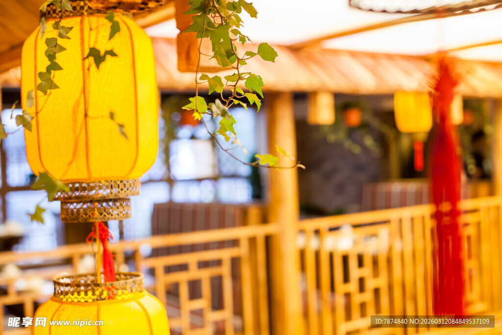 古雅中式灯笼装点的场景