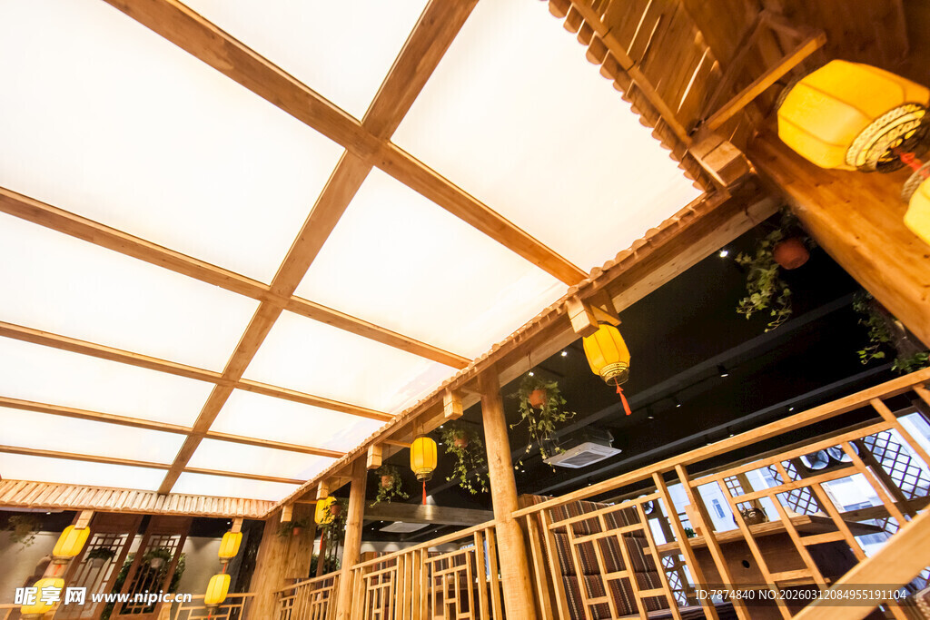 中式阁楼内景 灯笼点缀