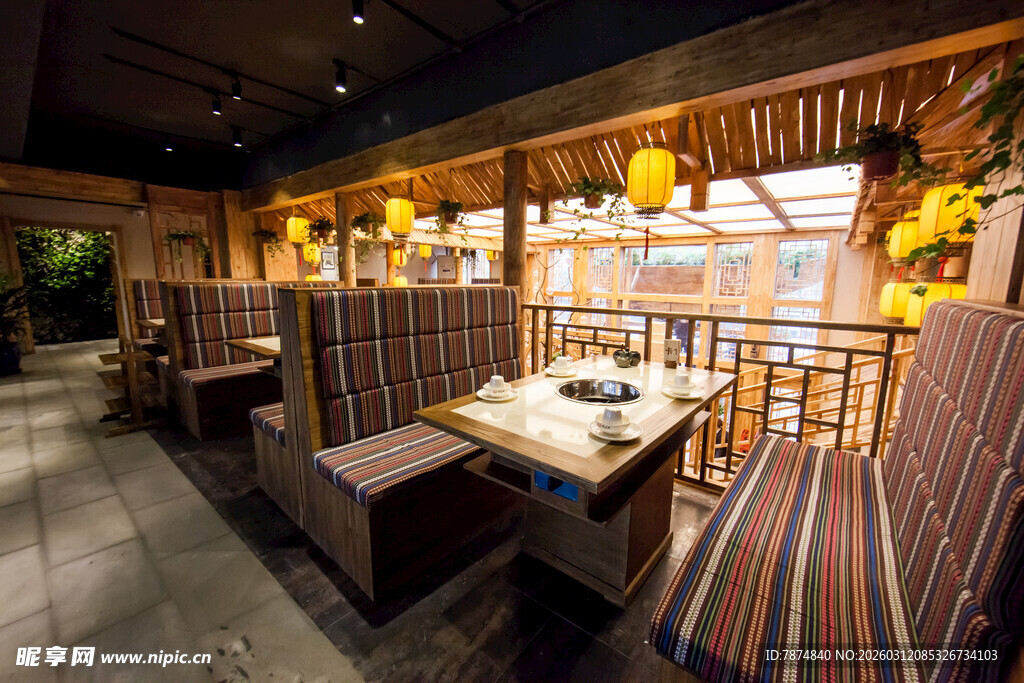日式风格餐厅室内场景