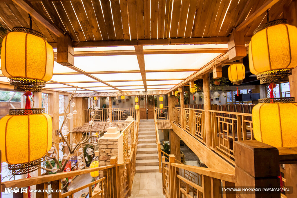 古雅中式灯笼装饰的室内空间