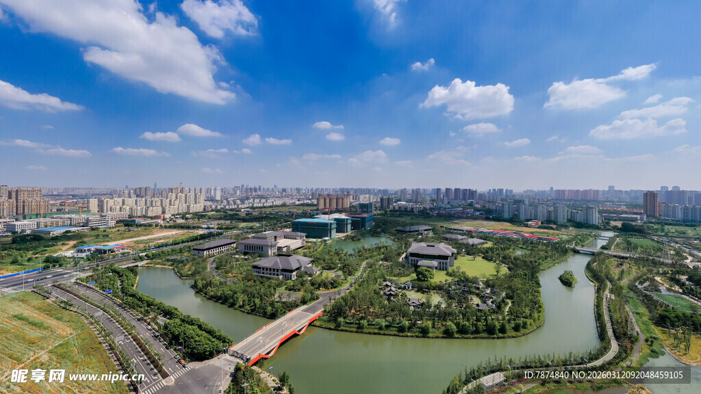 城市河畔全景风光