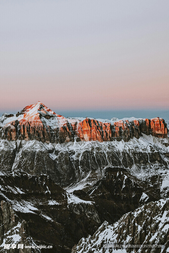 雪山壮丽景色