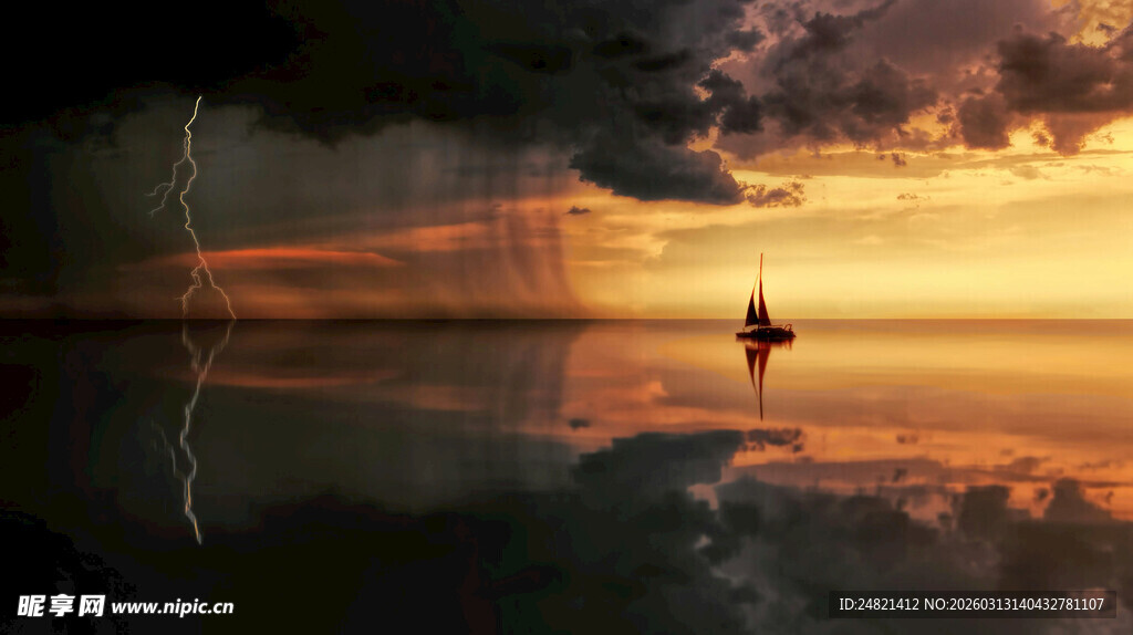 孤舟于黄昏湖面的静谧景象