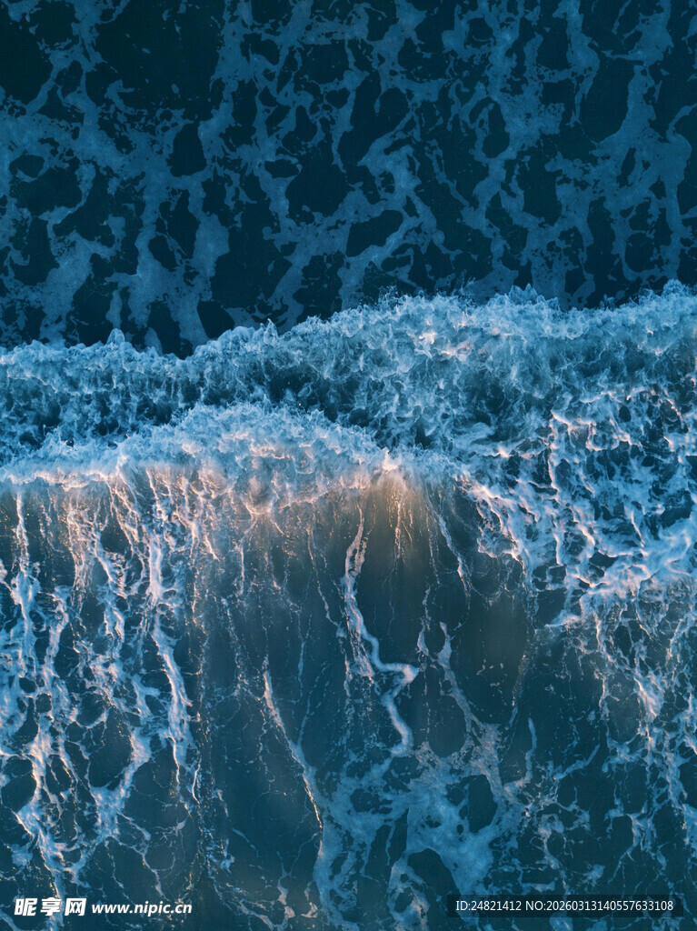 汹涌蓝浪