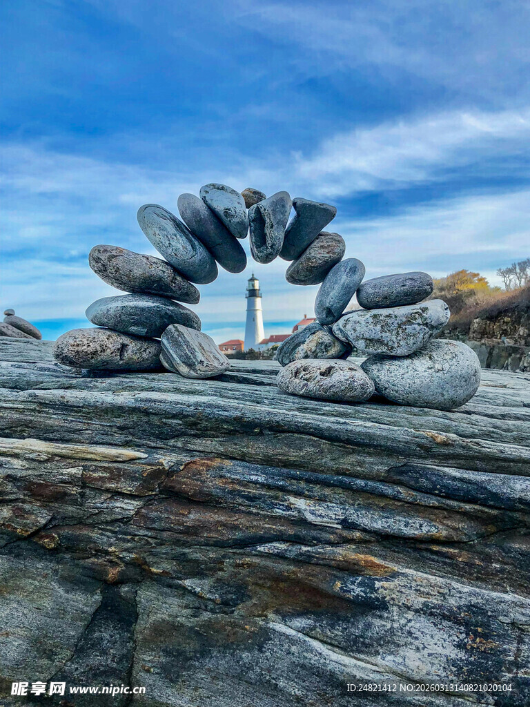 海边石堆造型景观