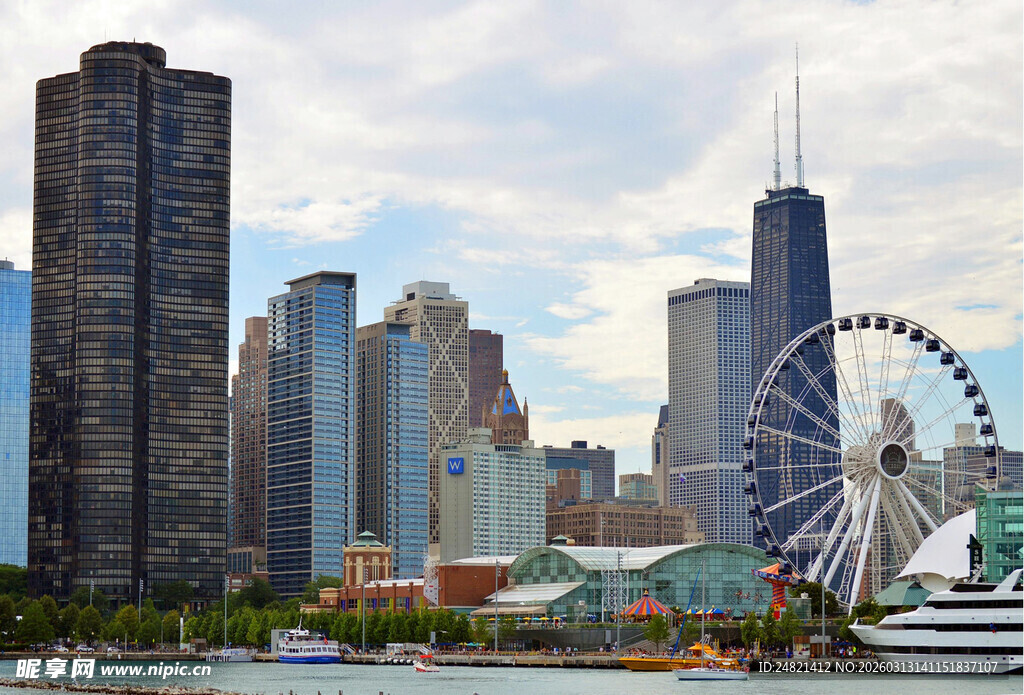 芝加哥城市景观与摩天轮