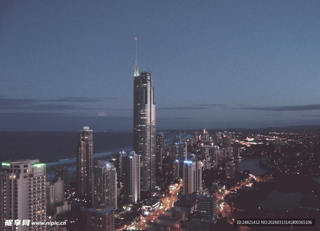 城市夜景中的摩天大楼