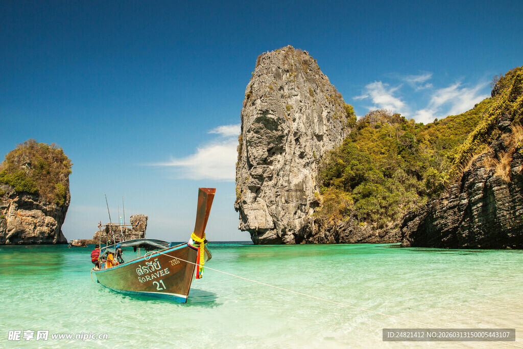 泰国海岛美景与传统船只